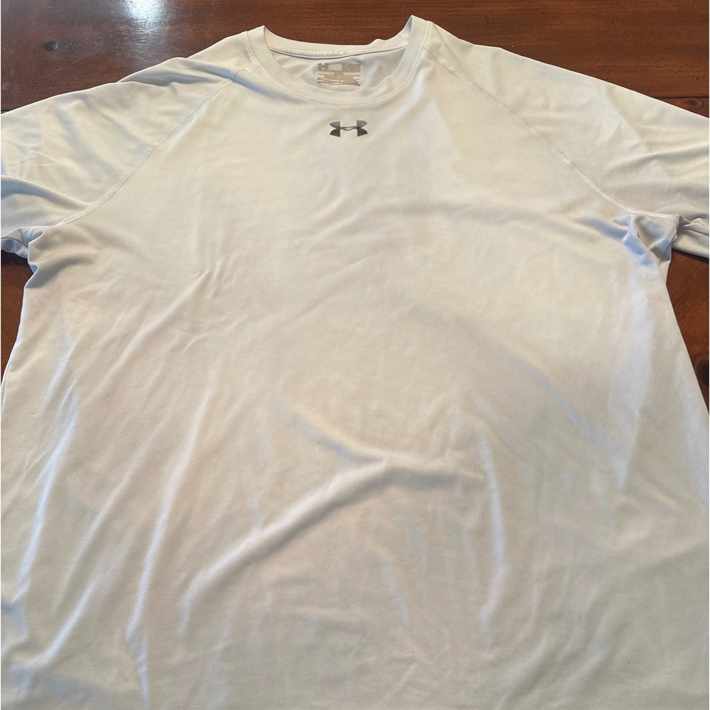 Under Armour T-Shirt Mens XL White Excellent HeatGear Short Sleeve Athletic Tee